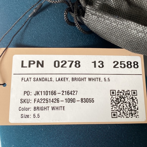 Flat-thick slipper (brand new) - Picture 4 of 8